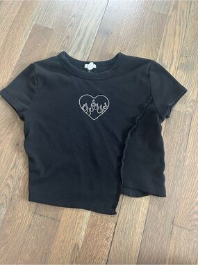 BLACK GARAGE CROPPED TEE